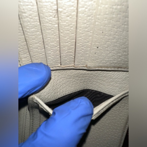 Gucci Eclipse GG Canvas Ivory Compact Wallet - Picture 8 of 13